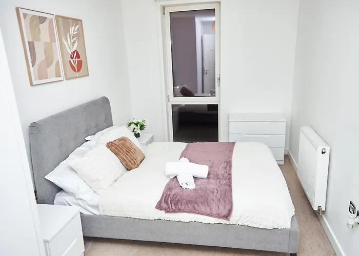 Manc With Balcony 아파트 맨체스터