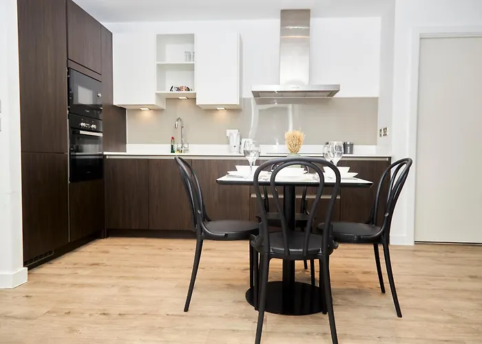 Manc With Balcony 아파트 *