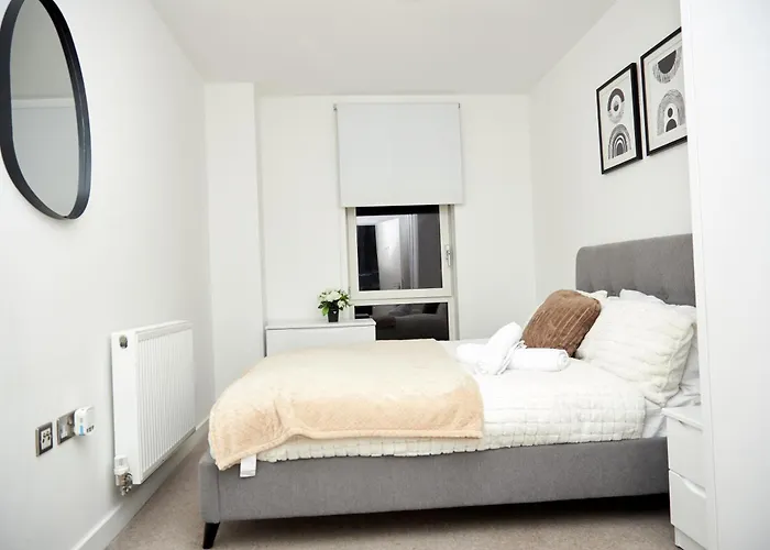 Manc With Balcony 아파트 맨체스터