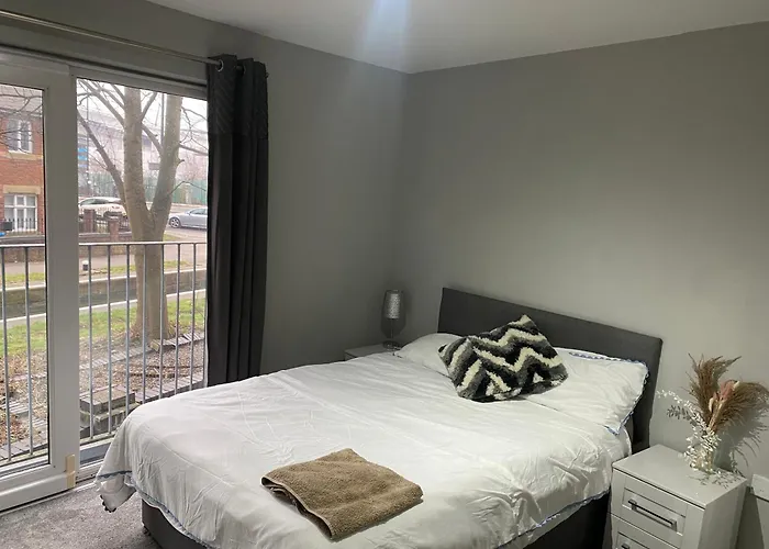 Mcr-2bed2bathaptparkinglux Canal *