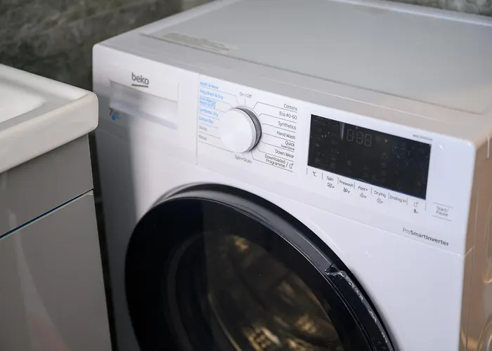 Spacious 4-bed Luxury - Garden, Free Parking, Sleeps 8 * Manchester