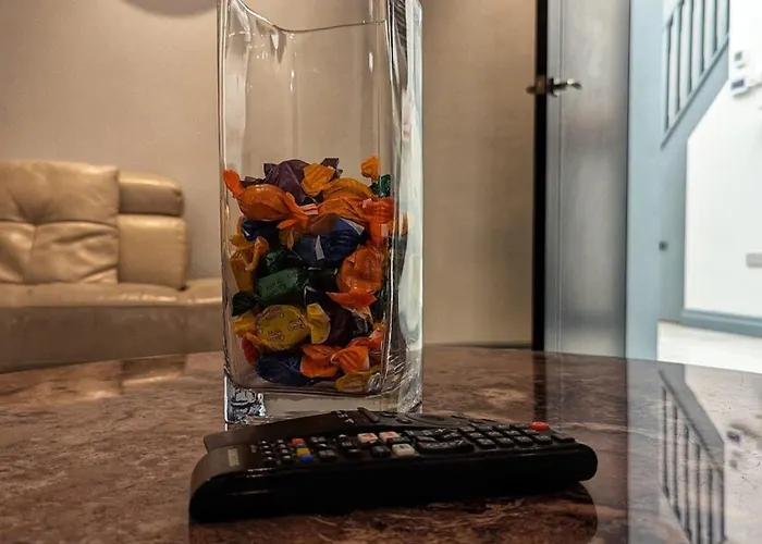 Beautiful 5 Bedroom Sleeps 12 People In 펜션 *