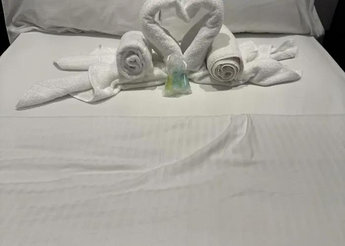 펜션 Beautiful 5 Bedroom Sleeps 12 People In *