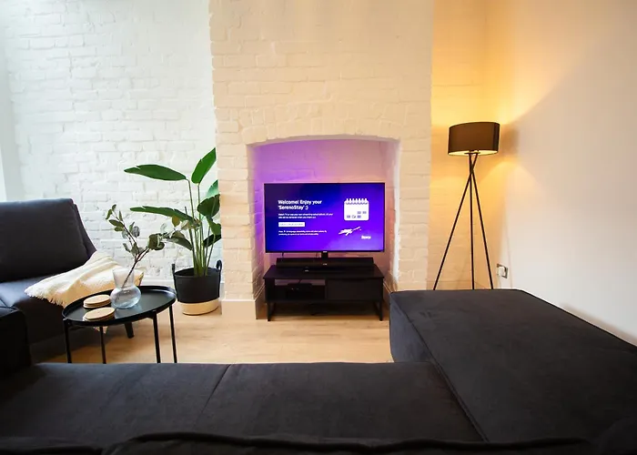 펜션 Stylish Cosy 4-bed Home, Sleeps Up To 10 With Large Sofa Bed, Near Royal Infirmary & Universities, Free Parking & Ultra-fast Wifi 맨체스터