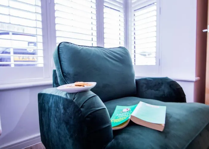 Charming 1br House In Eccles With Free Parking Tatil Evi