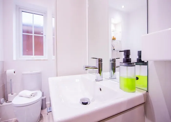 Tatil Evi Charming 1br House In Eccles With Free Parking