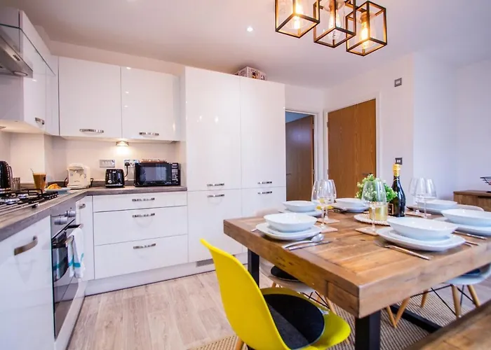 Charming 1br House In Eccles With Free Parking *