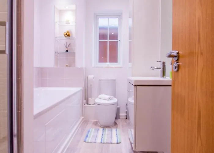 Charming 1br House In Eccles With Free Parking Tatil Evi