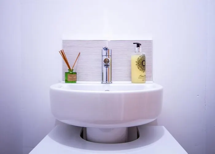 Tatil Evi Charming 1br House In Eccles With Free Parking *