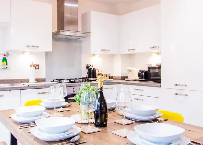 Tatil Evi Charming 1br House In Eccles With Free Parking Manchester