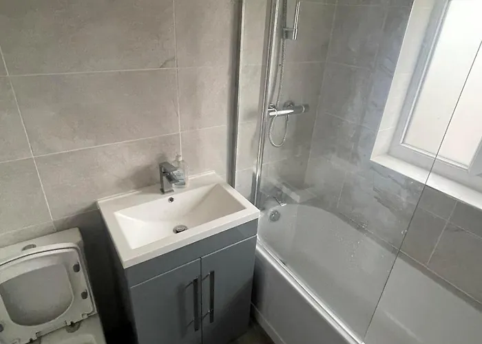 Betahouse -3br -pool Table -free Parking -spacious Appartement Manchester