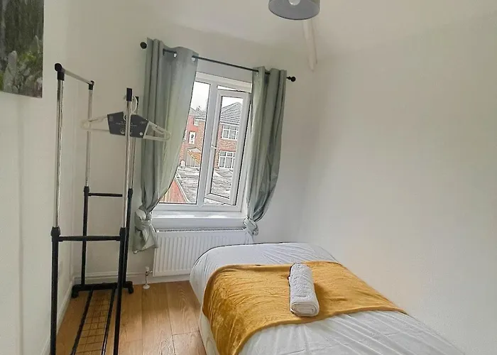 Betahouse -3br -pool Table -free Parking -spacious