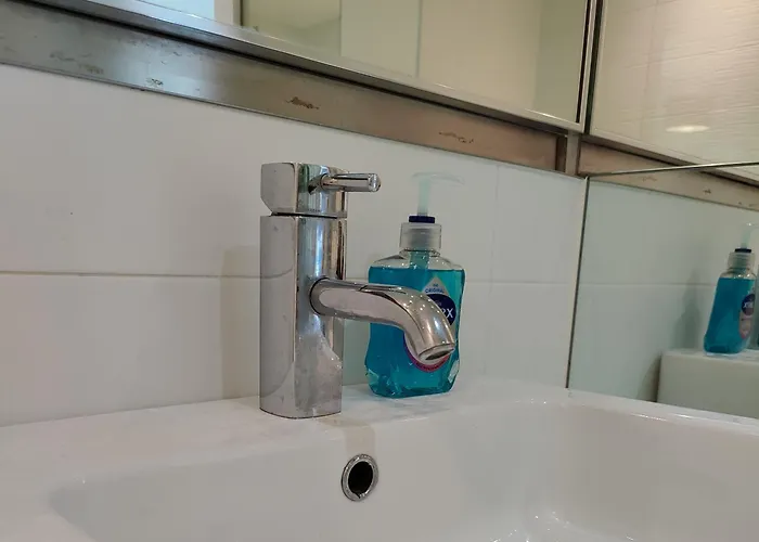 Apartman Spacious Homely Near Ao Arena And Shopping Centre With 500mbps Internet & Netflix