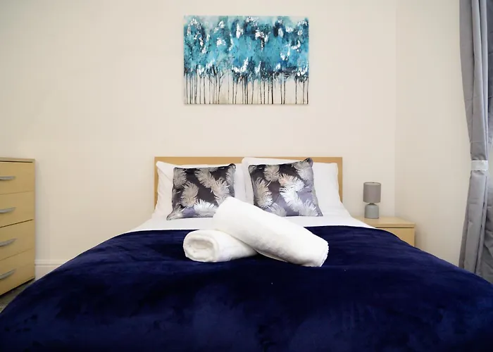 Apartman Aqua Springs, 2 Bedroom Sofa Bed, Sleeps 6, 1st Floor Apartment, Near Didsbury Manchester