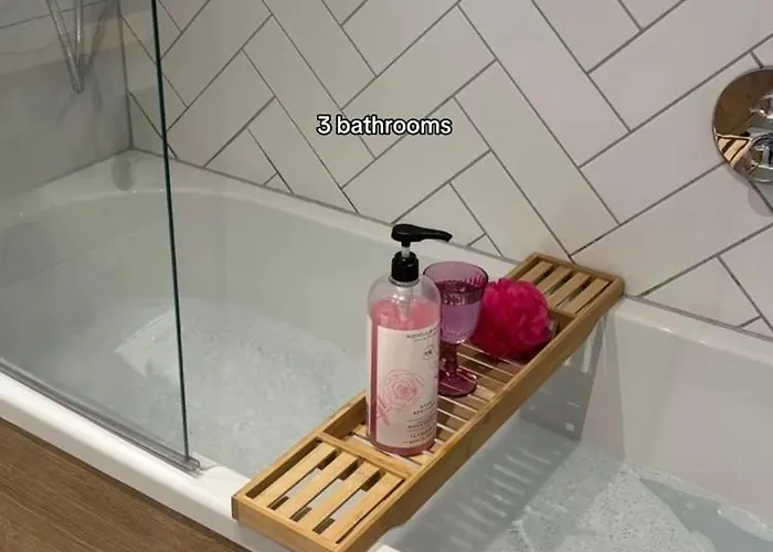 Pretty Pink Posh Penthouse *