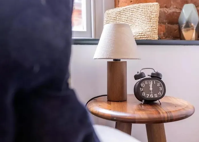 2 Bed Luxury Apartment, Parking, Gym, Concierge *