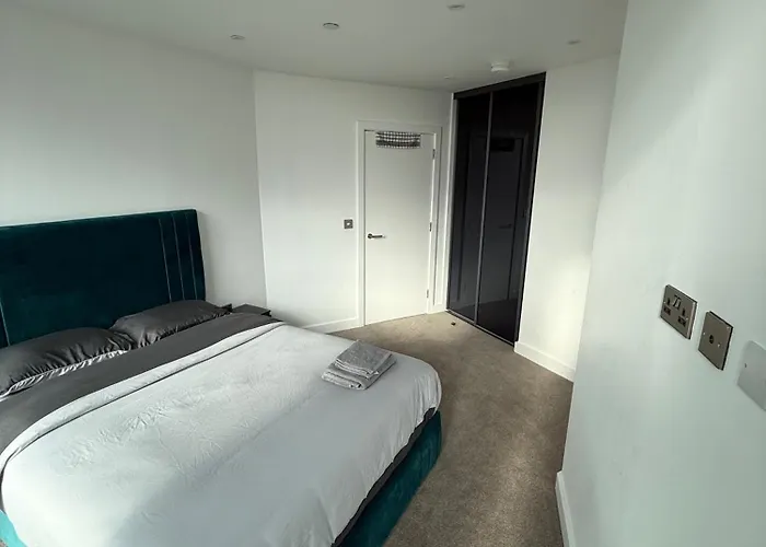 3bed Sleeps 6 - With Wifi