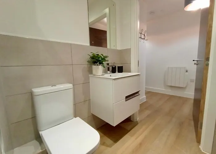 Luxury 2 Bed 2 Bath Flat Near Old Trafford