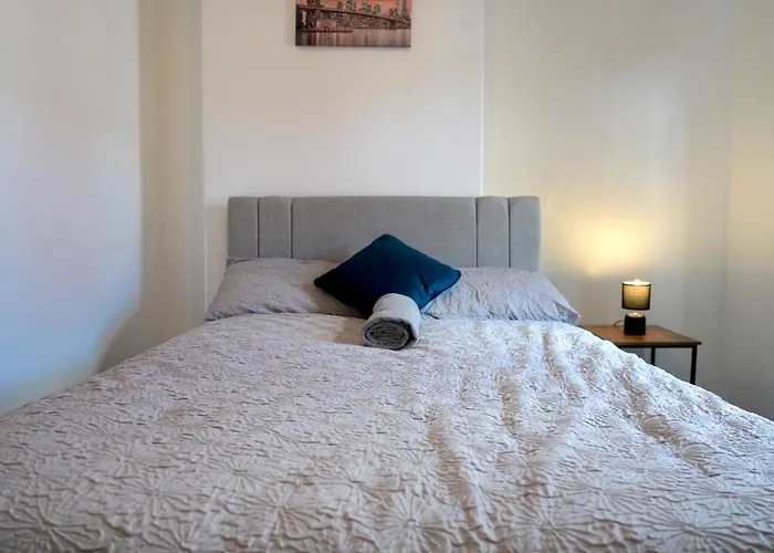 Amazing And Immaculate 2-bed House In * Mánchester