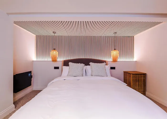 Feriehus Opulent Oasis Large Luxury Sleeps 10