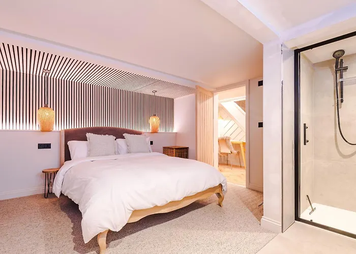 Opulent Oasis Large Luxury Sleeps 10 Feriehus *