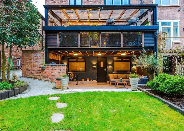 Opulent Oasis Large Luxury Sleeps 10 *