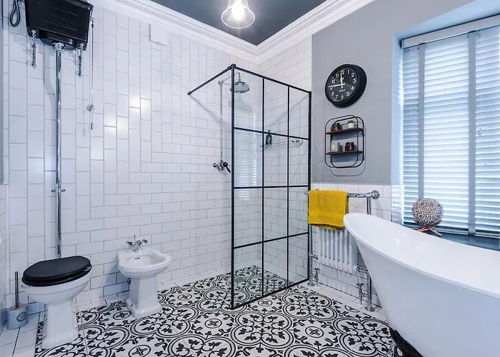 Opulent Oasis Large Luxury Sleeps 10 *