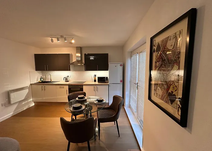 Appartamento Centrally Located Modern 2 Bedroom Apartment, Minutes Walk To Ao Arena *