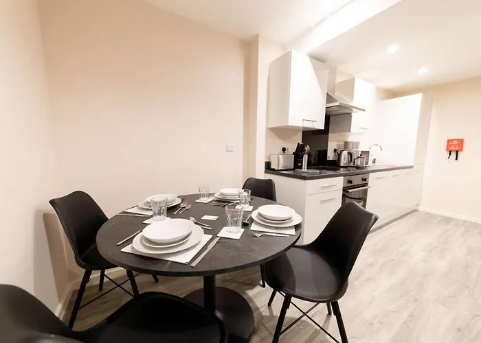 아파트 Spacious & Contemporary 2 Bed *