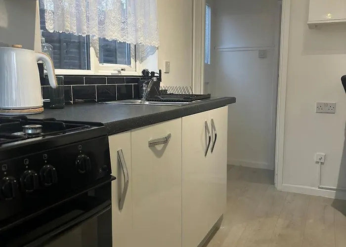 Blackley Rustic Gem A Suburb Hideaway