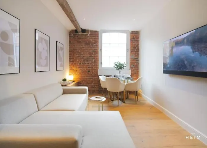 Aria At The Heim 아파트