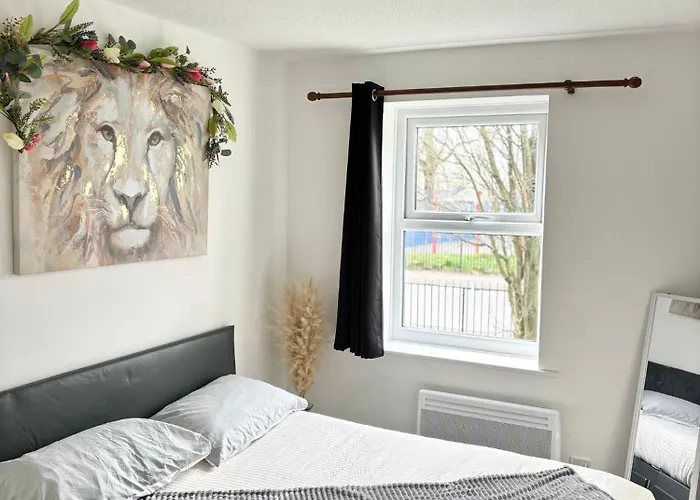 Stylish 2 Bed Centre 아파트