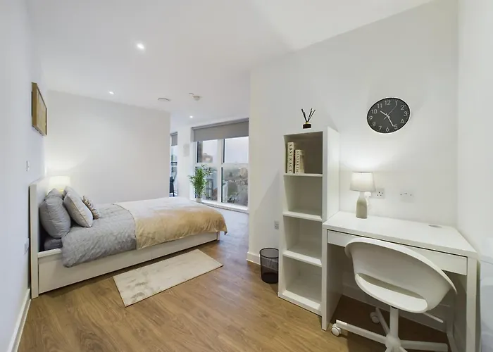 Stylish Type In Cheltenham Apartment Manchester