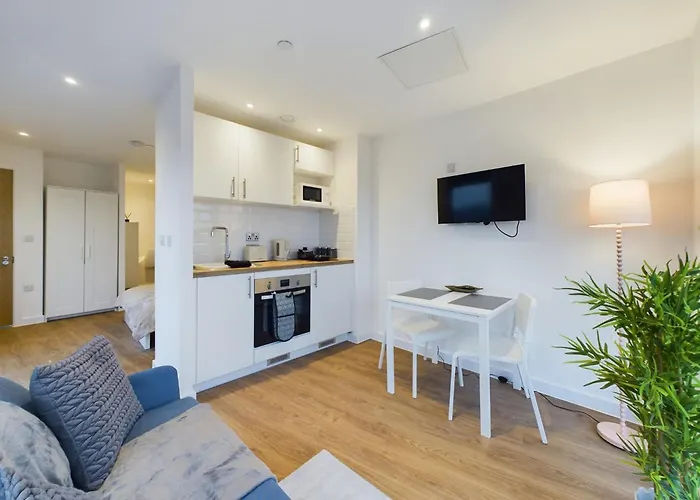 Stylish Type In Cheltenham Apartment Manchester