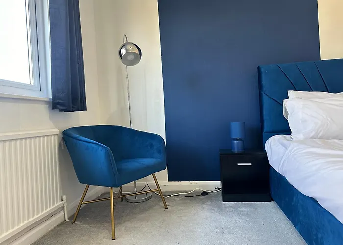 Ferienhaus Pool&tennis Table - Up To 40 Percent Off Old Trafford 3 Bed