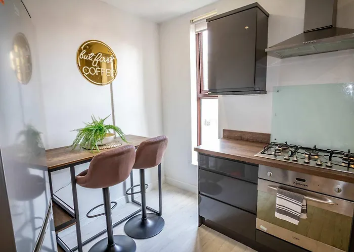 Stunning Didsbury By Superhost