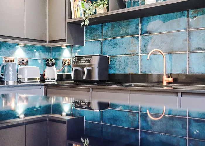 Prázdninový dům 4 Bed House-2 Parking Spaces-vibrant Location