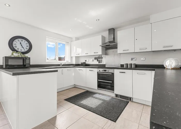 Prázdninový dům Large Family House With Free Parking - 3 Bedrooms 6 Beds