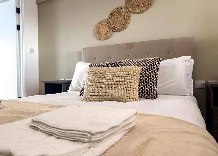 3bdr Penthouse By Torr Group Short Lets & Serviced With Private Rooftop Garden Appartement Manchester