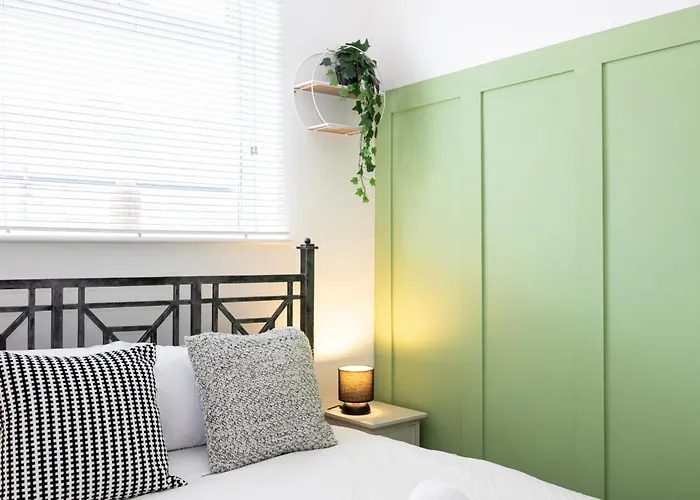 Winslow House- Close To Coop Etihad & Free Parking Σπίτι διακοπών