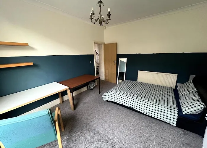 Double - Town & Nearby, 24h Bus, Airport-linked