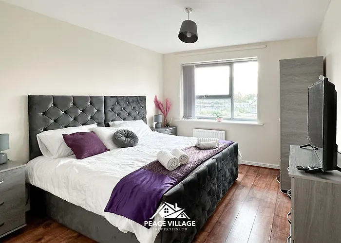 Ashton Co-living - Private Self-cater * Manchester