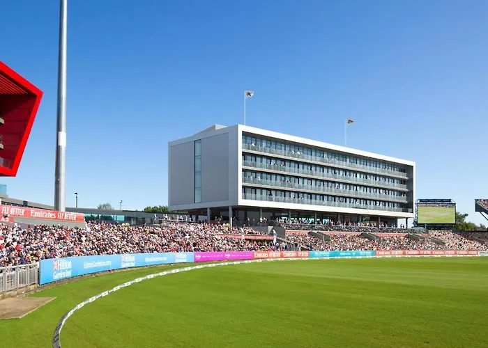 With 2 Parking Spaces! * Mánchester