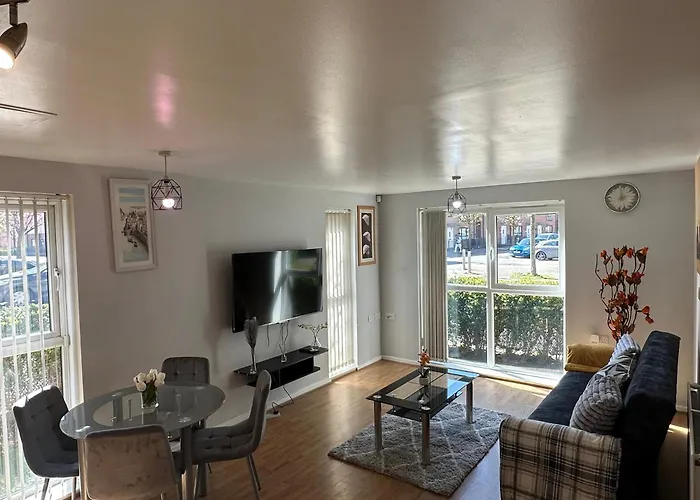 Inside City, Modern & Luxurious 2 Bed Apartment, Entire Unit * מנצ'סטר