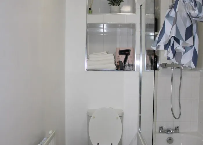 דירה Inside City, Modern & Luxurious 2 Bed Apartment, Entire Unit *