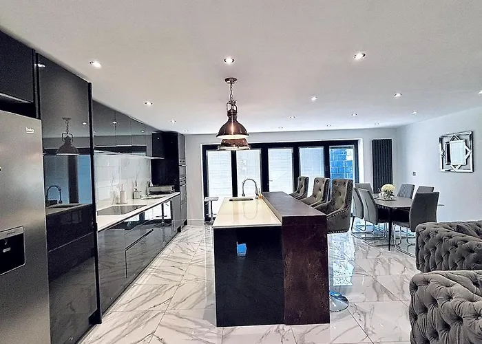 Luxury 5br With Access Mánchester