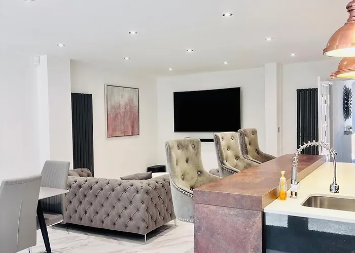 Luxury 5br With Access