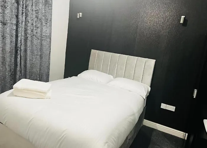 Ξενοδοχείο Oyo The Pleasant House 3*