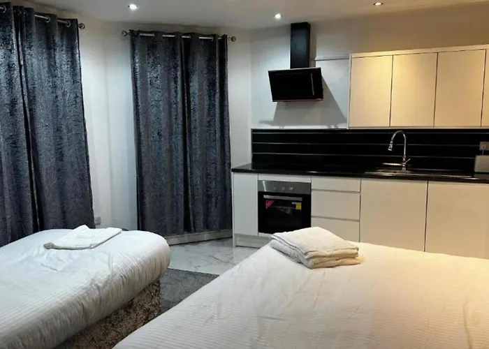 Oyo The Pleasant House 3* Μάντσεστερ