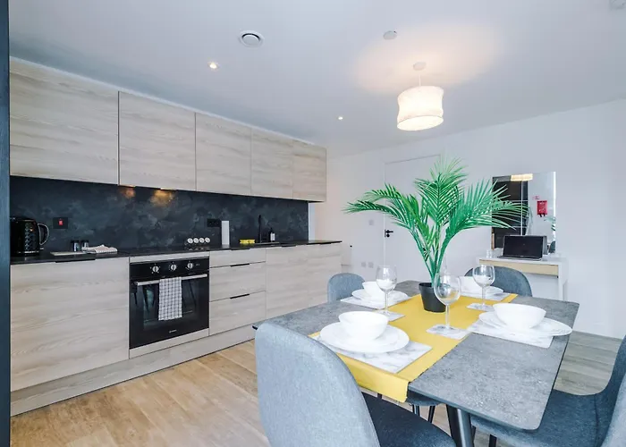 Modern In Old Trafford, Balcony, Sleeps6 Lejlighed